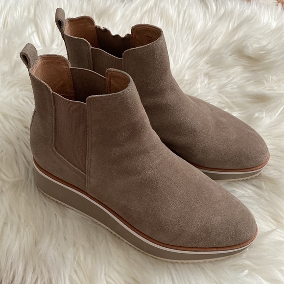 Antonio Melani taupe platform suede ankle boots - Picture 9 of 9